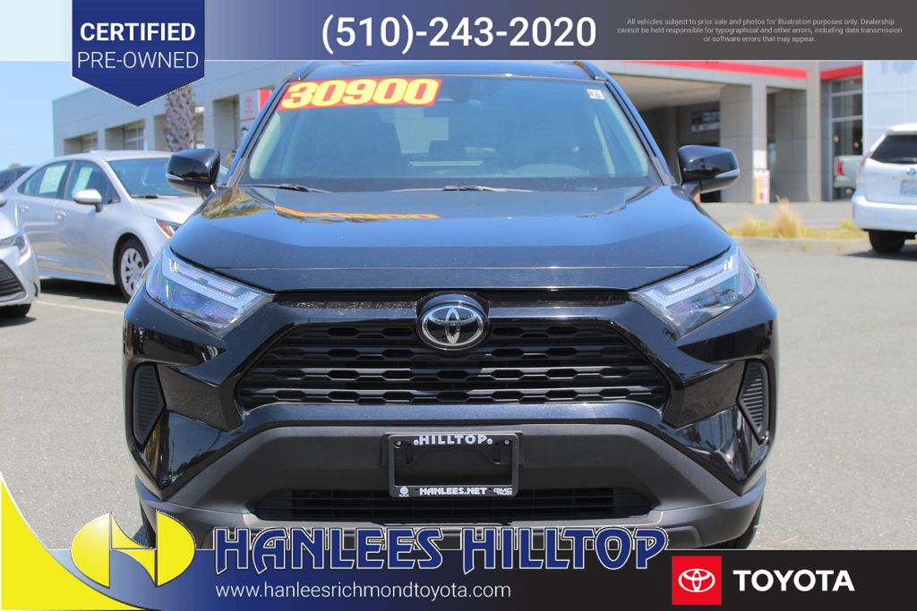 2024 Toyota RAV4 XLE photo 3