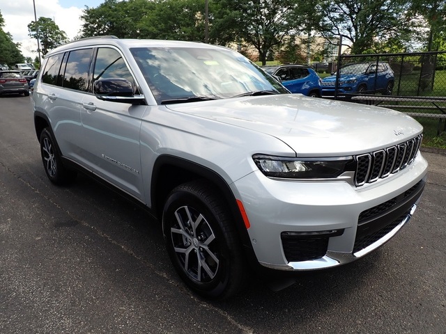 2025 Jeep Grand Cherokee Limited photo 6