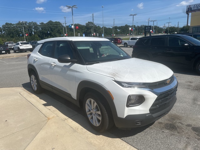 2023 Chevrolet Trailblazer LS photo 3