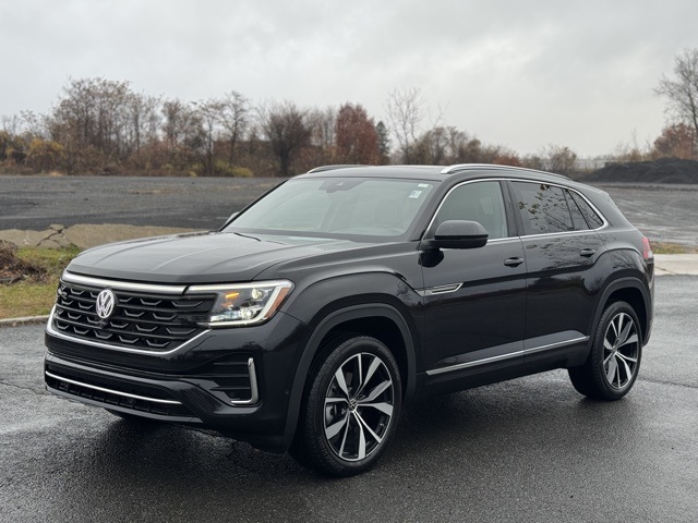 2024 Volkswagen Atlas Cross Sport SEL Premium R-LINE's photo