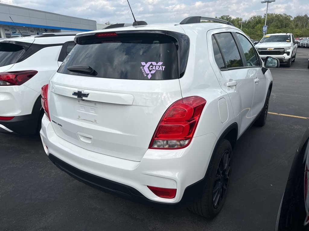 2022 Chevrolet Trax LT photo 2