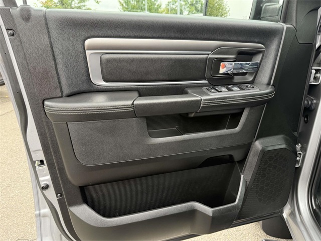 2022 Ram 1500 Classic Warlock photo 23
