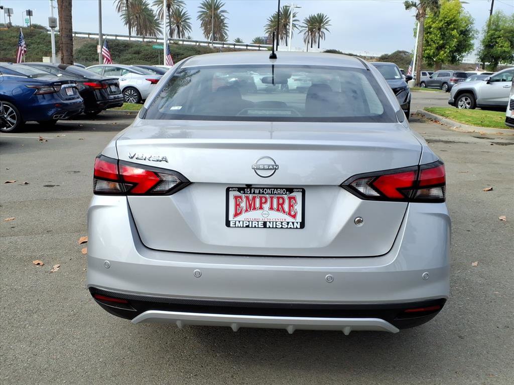2025 Nissan Versa S photo 4