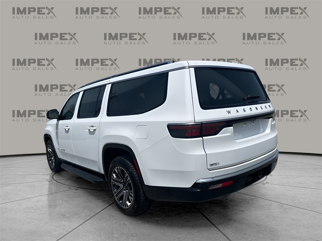 2024 Jeep Wagoneer L Series II photo 3