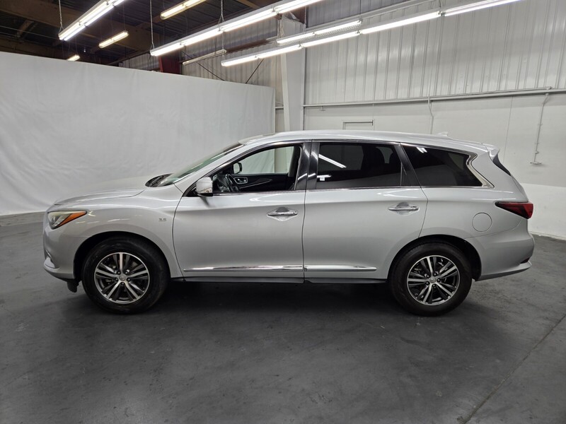 2016 Infiniti QX60 Base photo 2