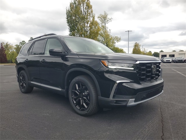 2025 Honda Pilot Touring photo 2