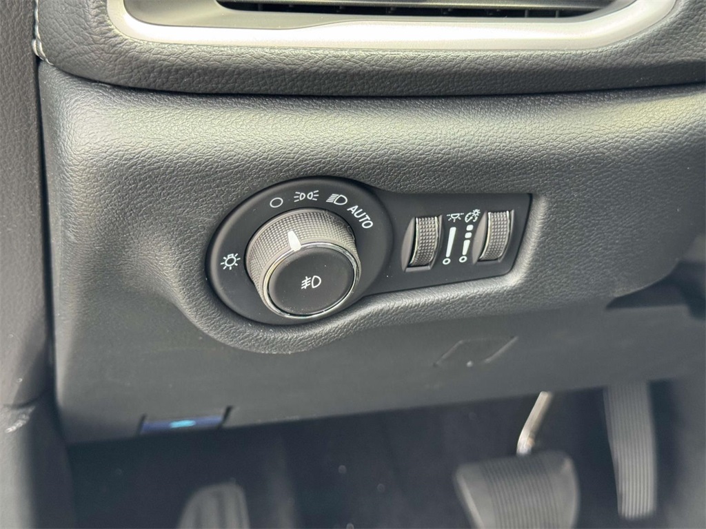 2025 Chrysler Pacifica photo 26