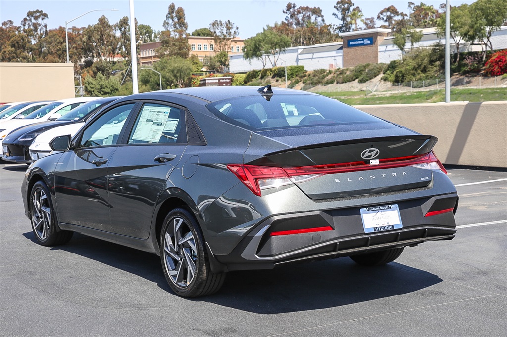 2025 Hyundai Elantra Hybrid SEL Sport photo 4