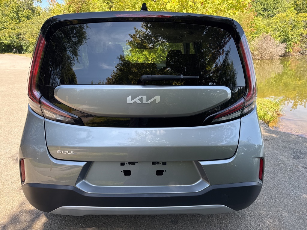 2024 Kia Soul LX photo 4
