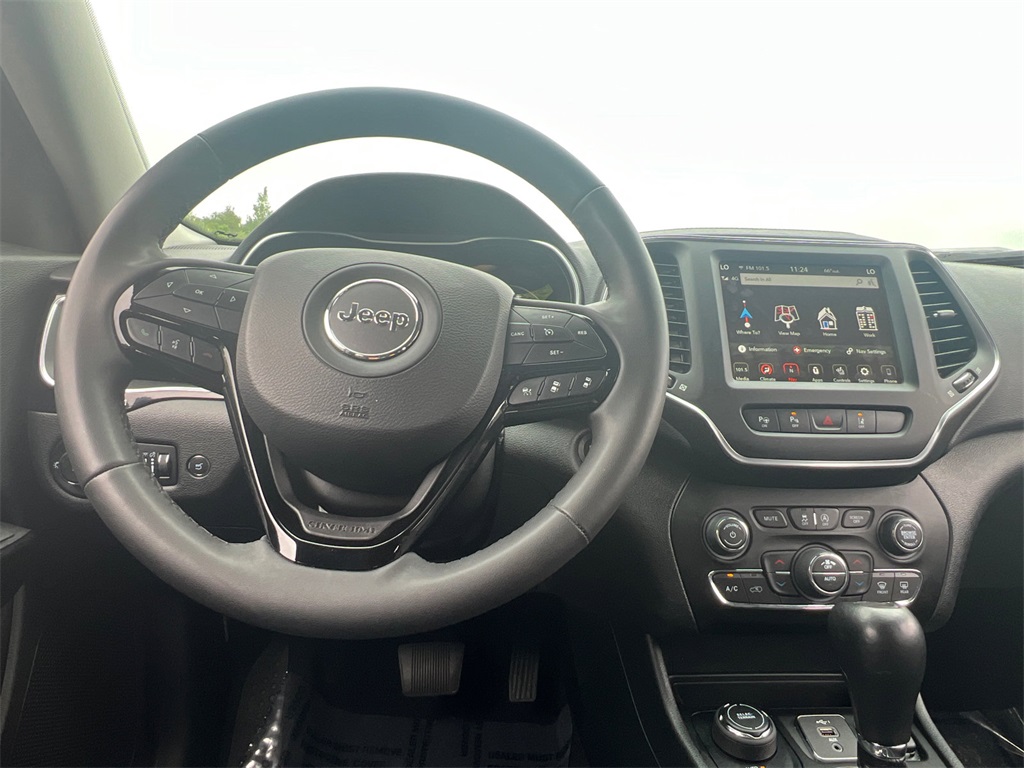 2023 Jeep Cherokee Altitude photo 8