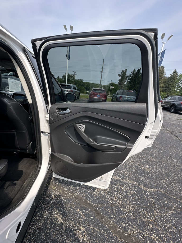 2019 Ford Escape Titanium photo 16