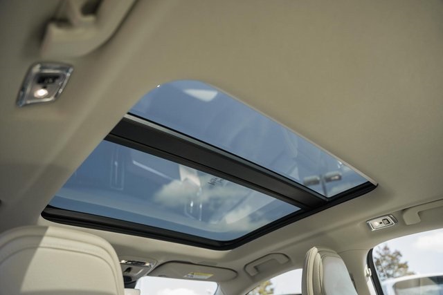 2021 Volvo S60 Momentum photo 29