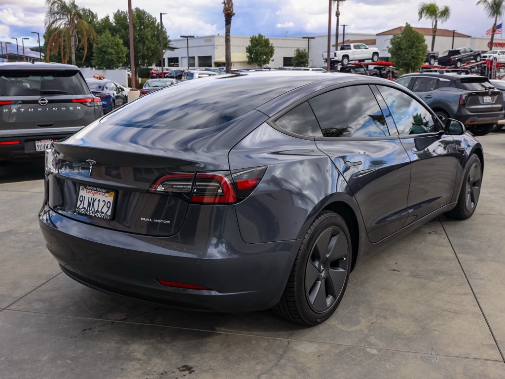 2022 Tesla Model 3 Long Range photo 3