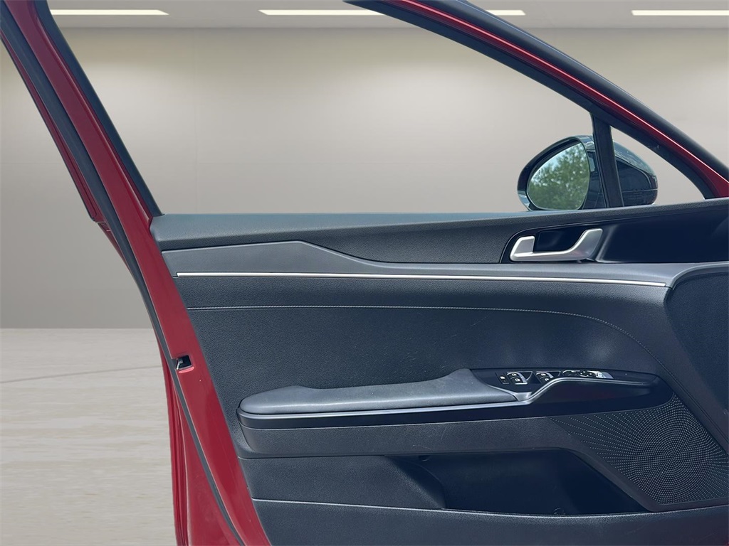 2022 Kia K5 GT-Line photo 24