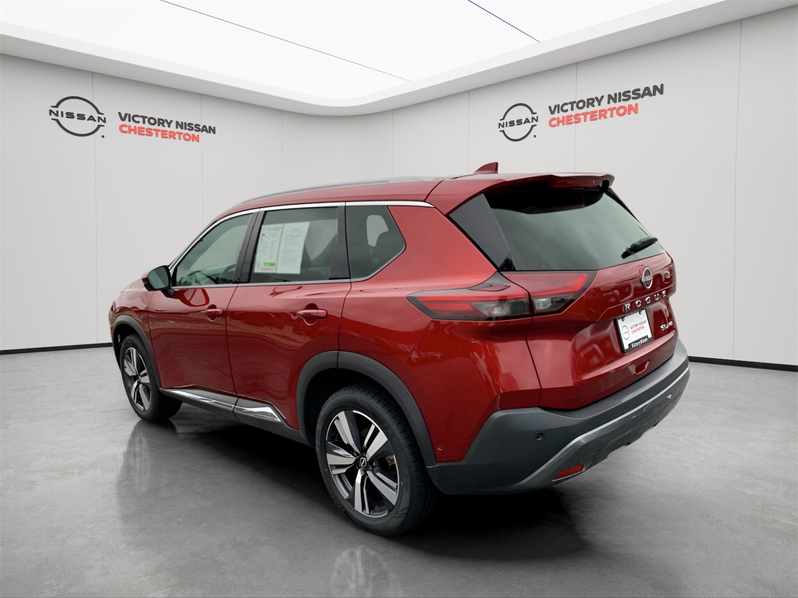 2023 Nissan Rogue SL photo 3