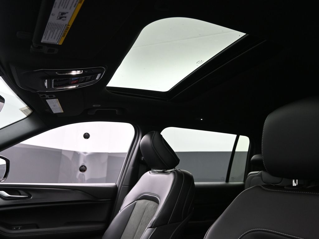 2025 Jeep Grand Cherokee Altitude X photo 19