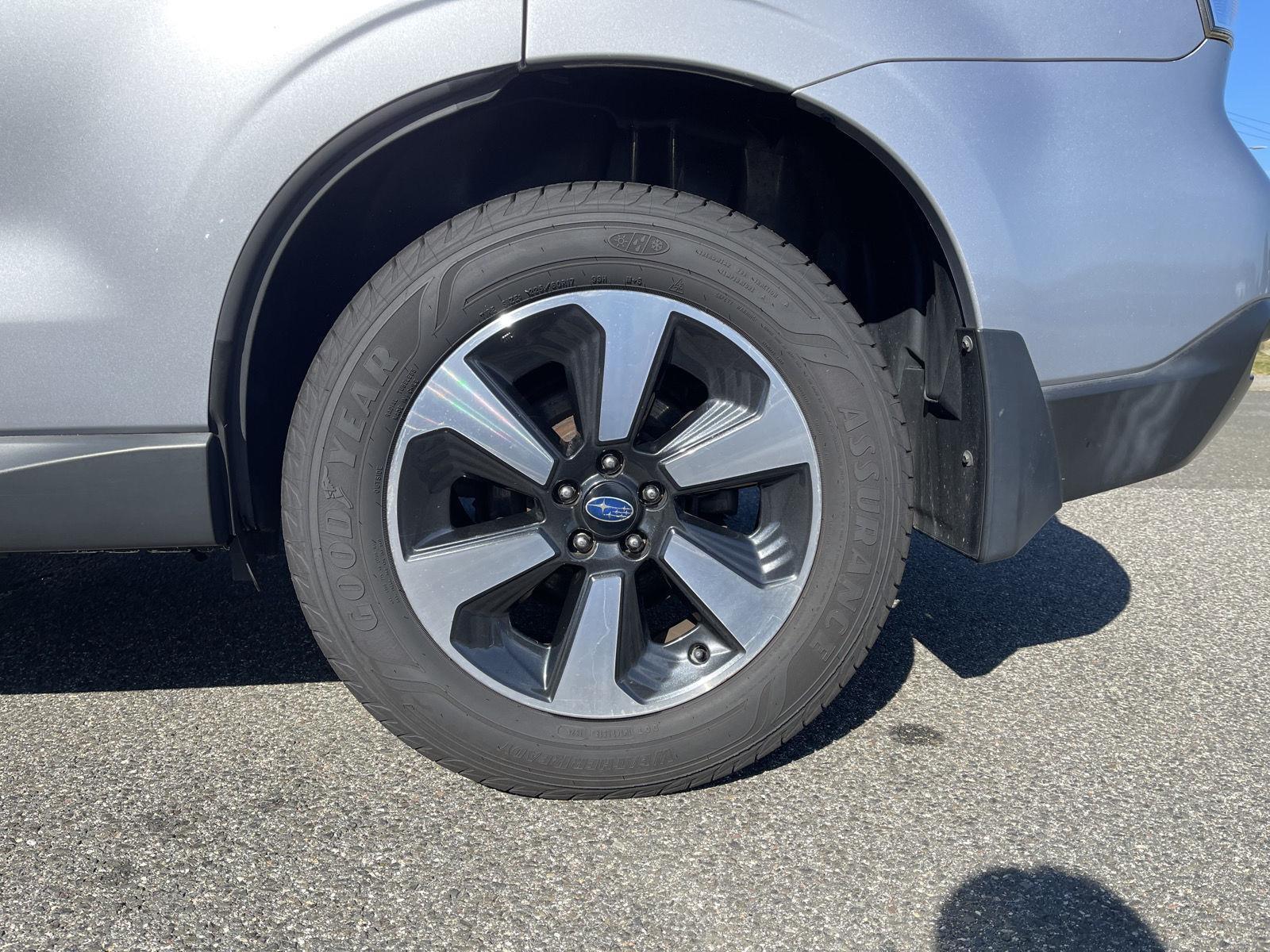 2017 Subaru Forester Premium photo 20