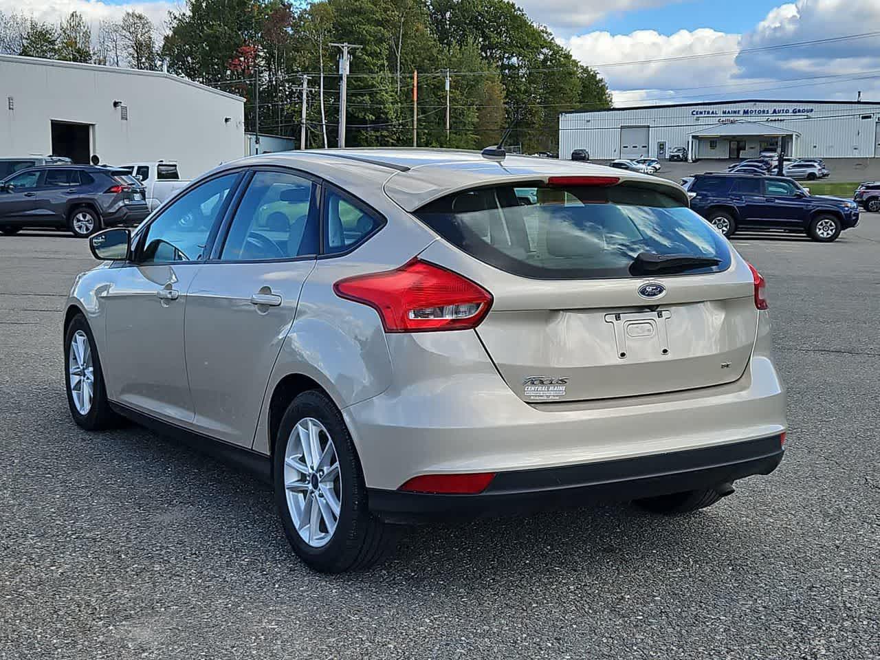 2017 Ford Focus SE photo 3