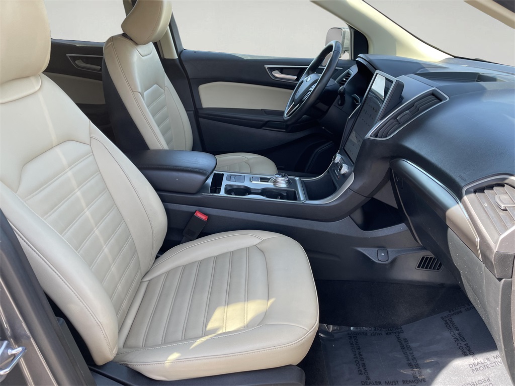 2022 Ford Edge SEL photo 13