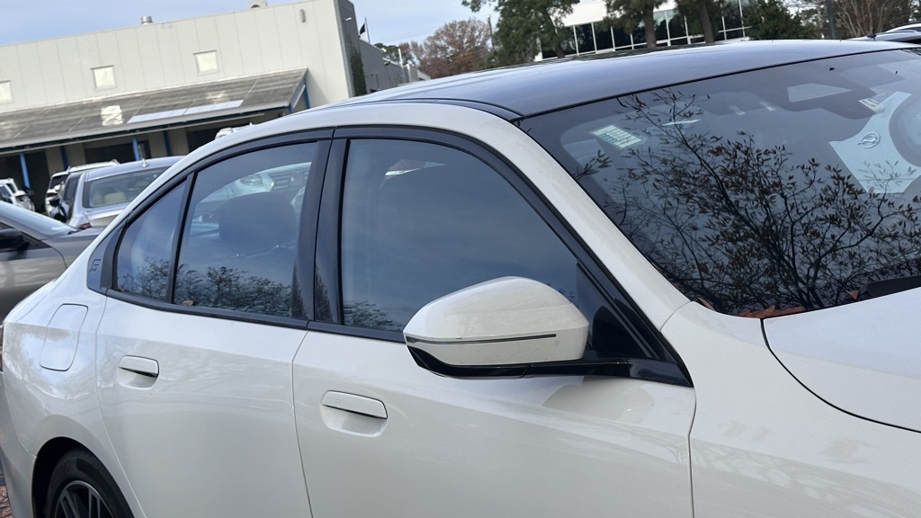 2024 Bmw 530i 5-Series photo 3