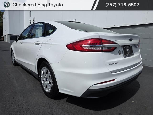 2020 Ford Fusion S photo 5