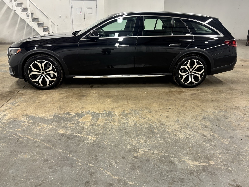 2025 Mercedes Benz E 450 4MATIC Wagon photo 4