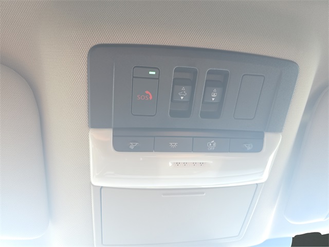 2023 Nissan Pathfinder Platinum photo 11
