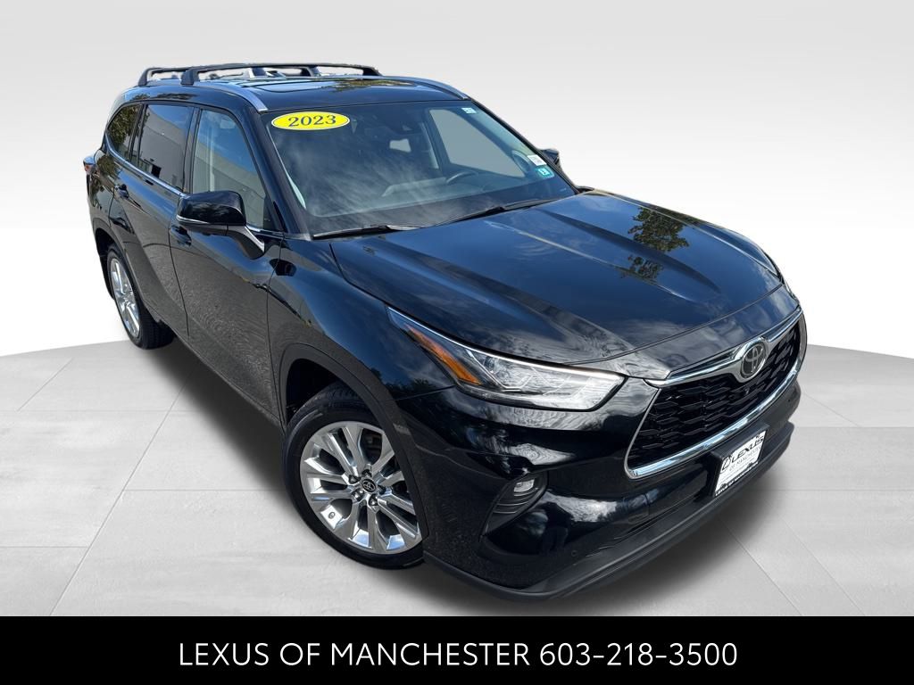 2023 Toyota Highlander Limited photo 3