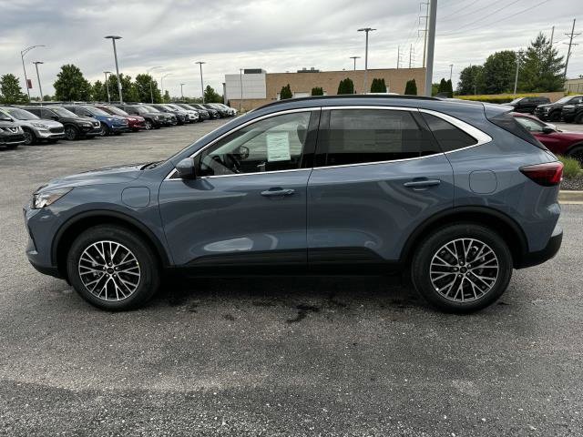 2025 Ford Escape Plug-In Hybrid photo 2
