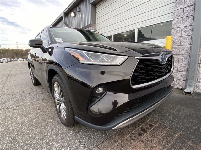 2021 Toyota Highlander Platinum's photo