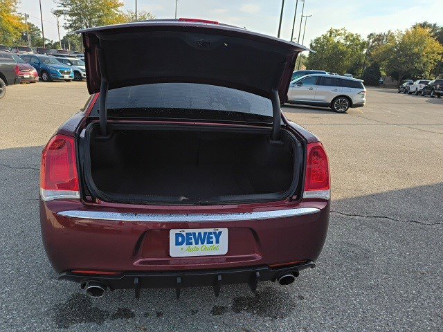2016 Chrysler 300 Limited photo 15