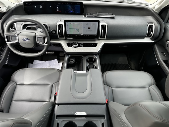 2025 Ford Expedition photo 16