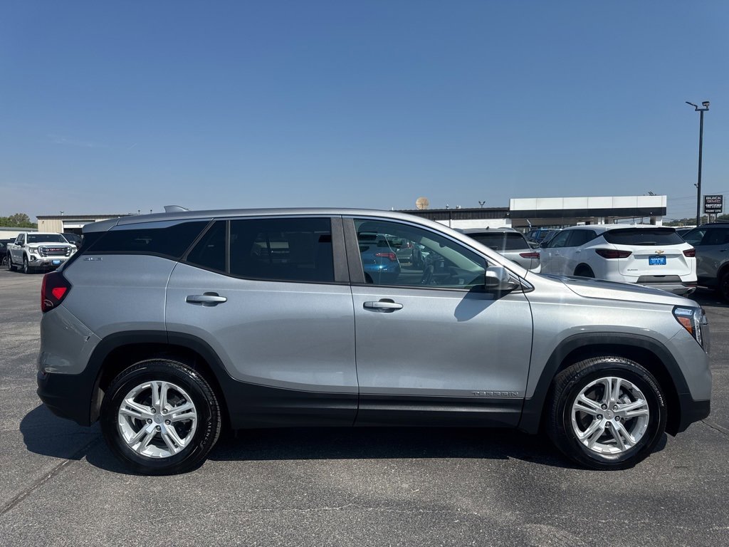 2024 Gmc Terrain SLE photo 2