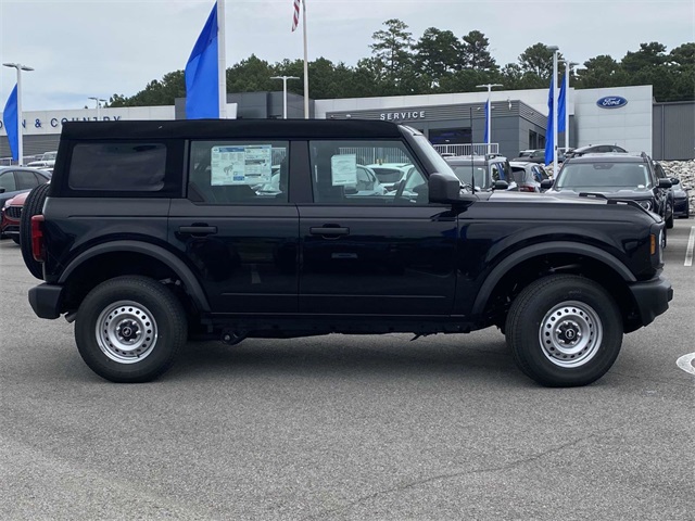 2025 Ford Bronco Base photo 2