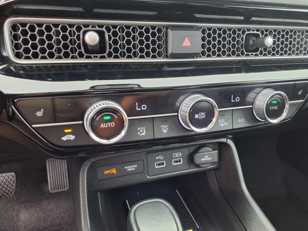 2023 Toyota RAV4 LE photo 27