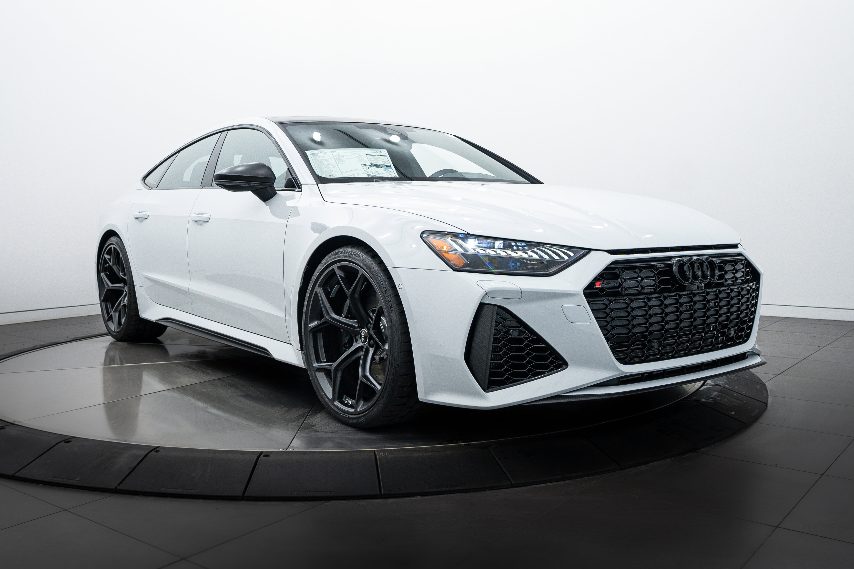 2025 Audi RS 7 Performance Base photo 2