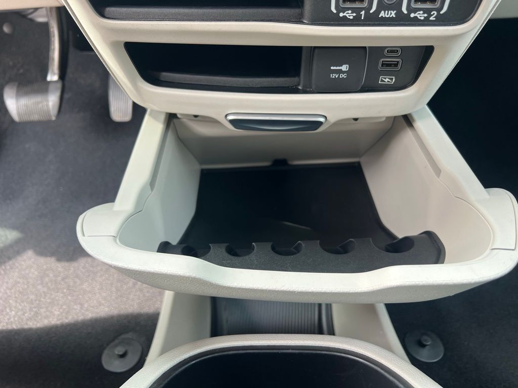 2022 Chrysler Pacifica Touring L photo 26