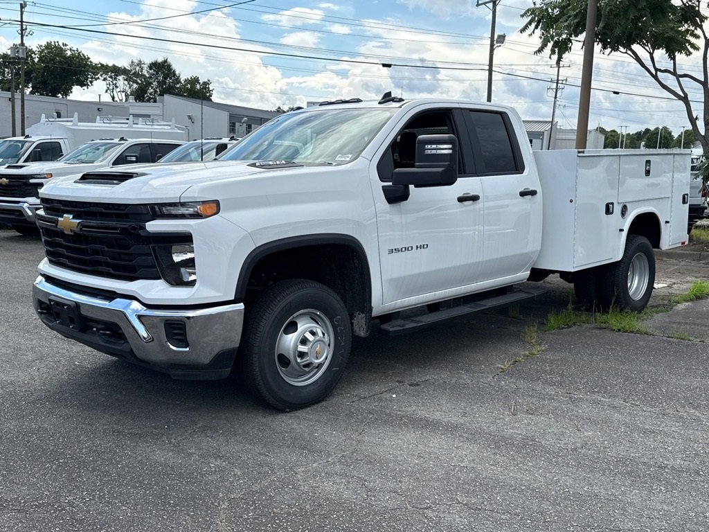 2024 Chevrolet Silverado 3500HD Work Truck photo 3