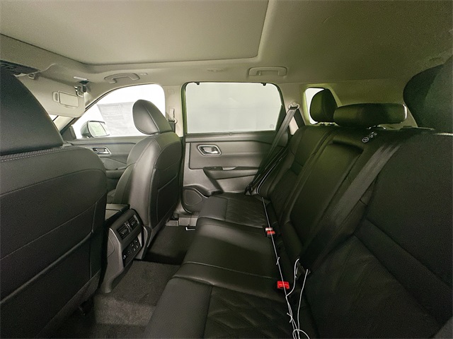2026 Nissan Rogue Platinum photo 18