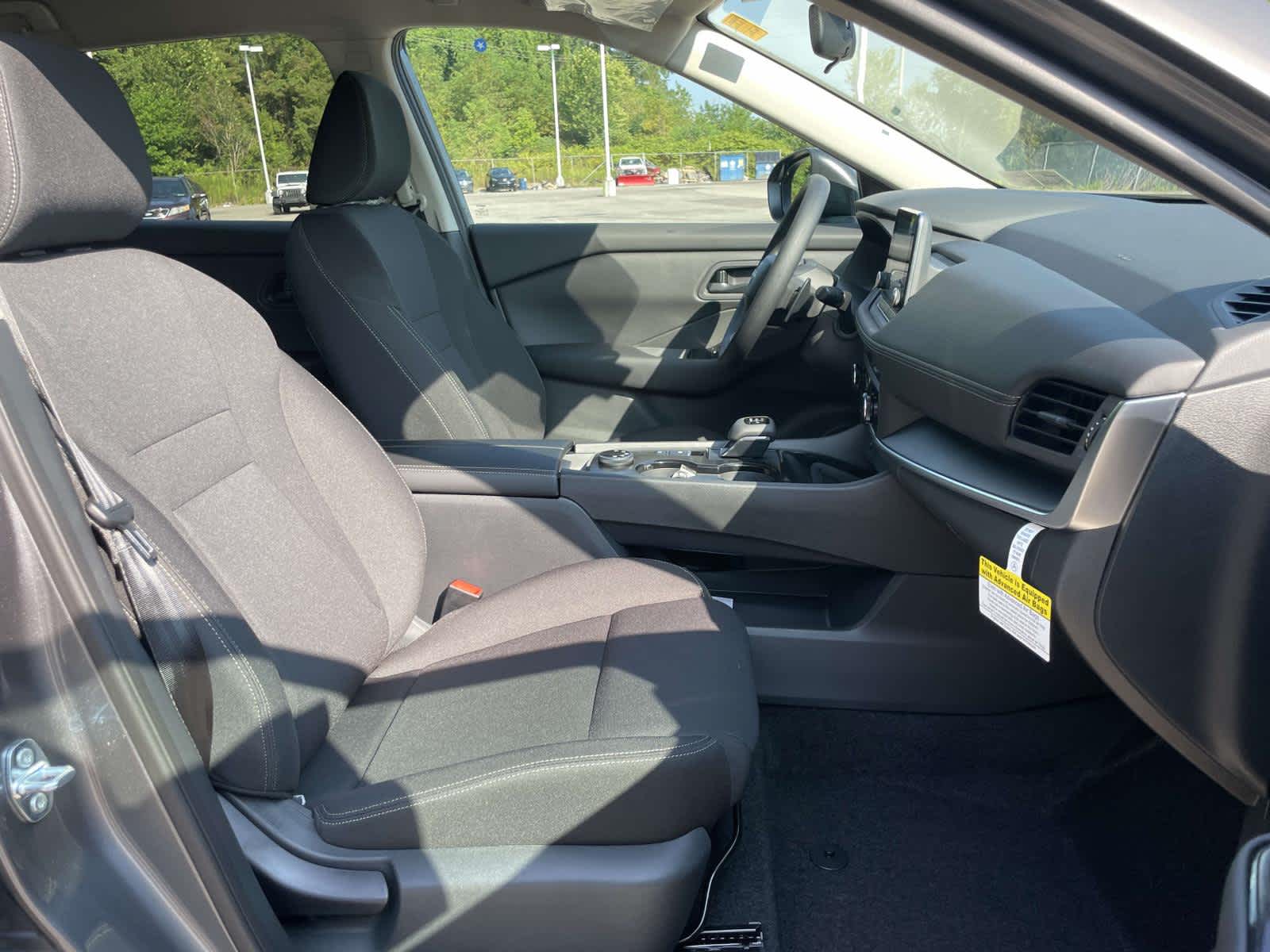 2026 Nissan Rogue S photo 14