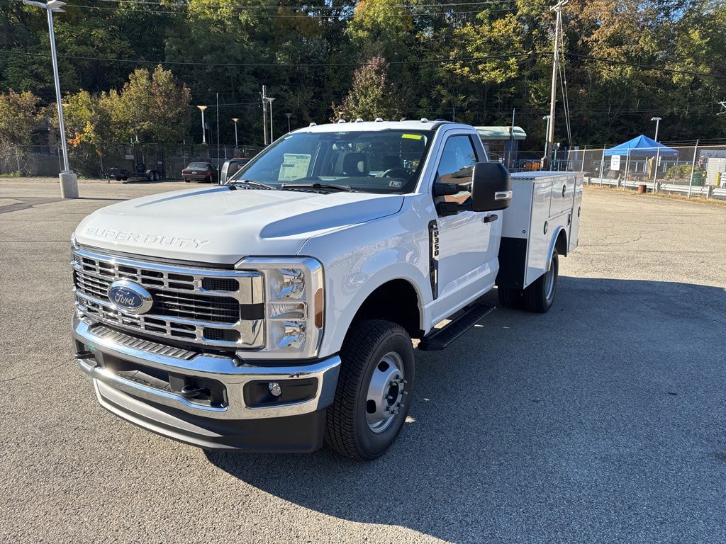 2024 Ford F-350 XL photo 2