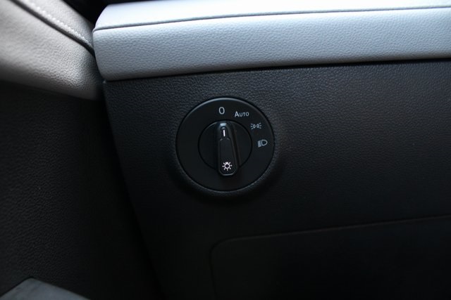 2024 Volkswagen Taos SE photo 13