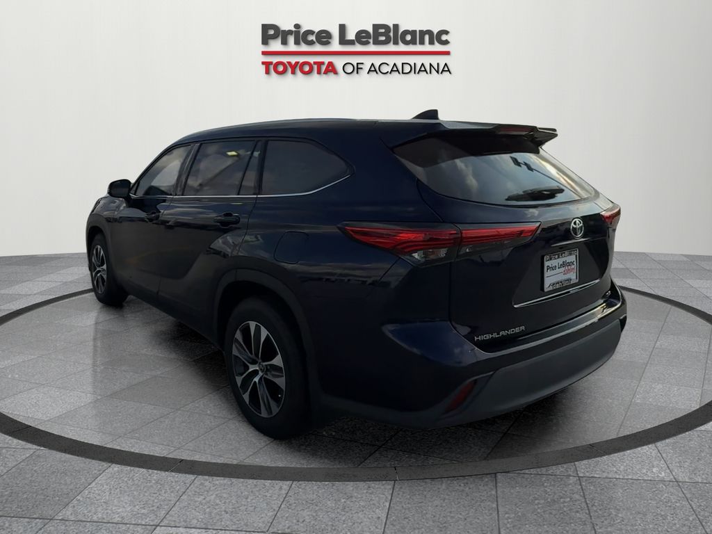 2021 Toyota Highlander XLE photo 5