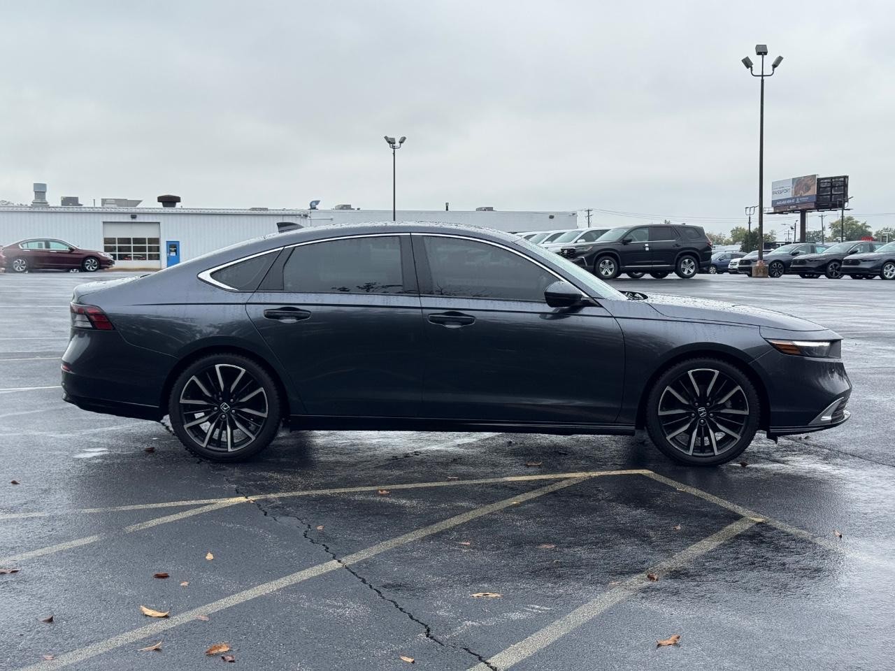 2023 Honda Accord Hybrid Touring photo 2