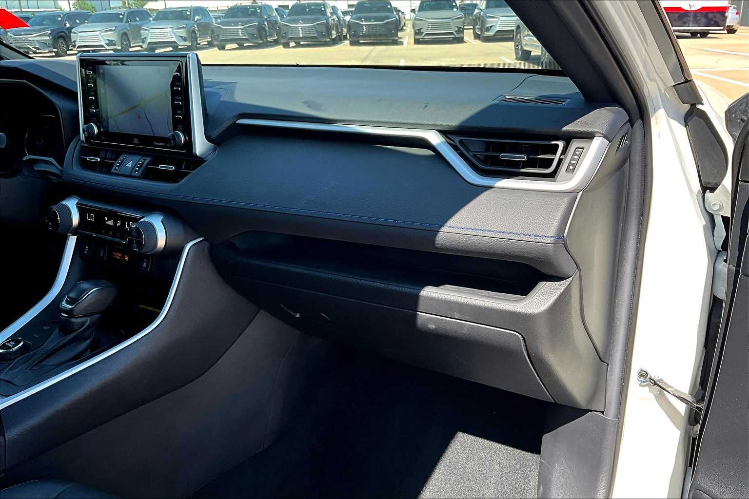 2021 Toyota RAV4 Hybrid XSE photo 17