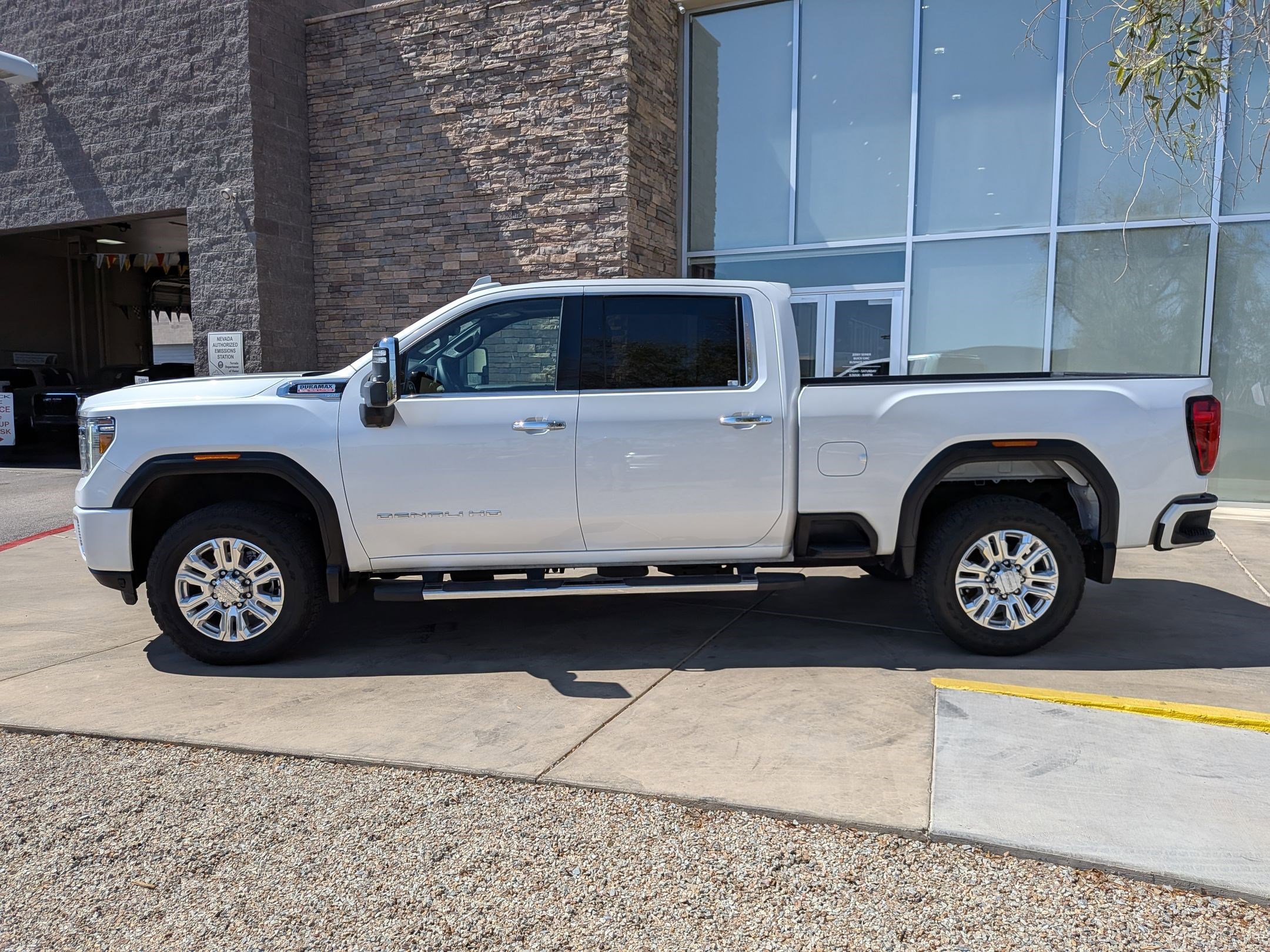 2022 Gmc Sierra 2500 HD Denali photo 2