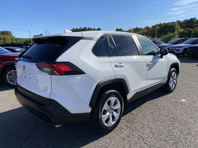 2024 Toyota RAV4 LE photo 3