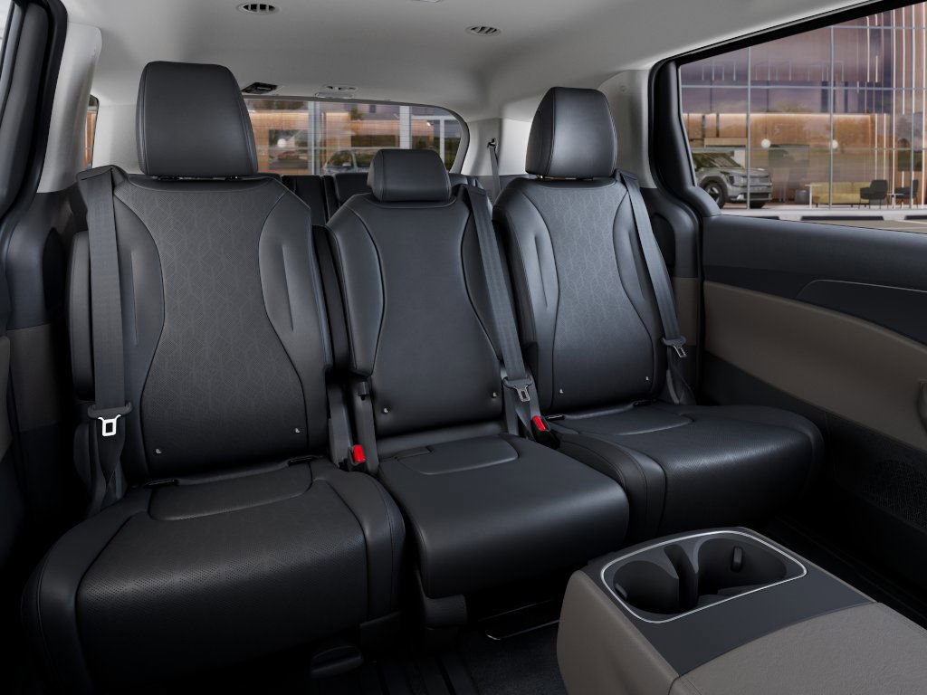 2026 Kia Carnival LXS photo 16