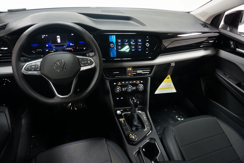 2024 Volkswagen Taos SE photo 15