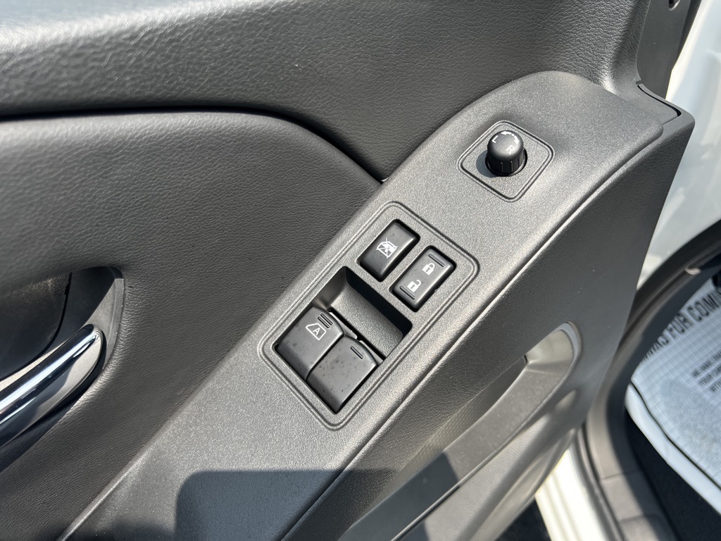 2025 Nissan Frontier SV photo 6